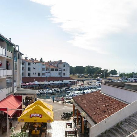 Studio Apartman Irma Cervar Porec Exterior photo