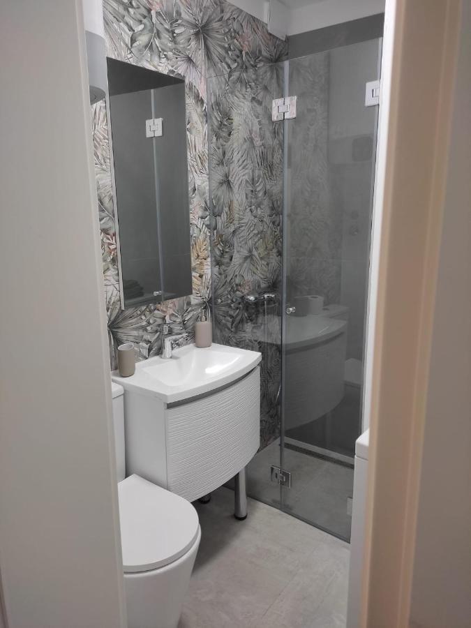 Studio Apartman Irma Cervar Porec Exterior photo