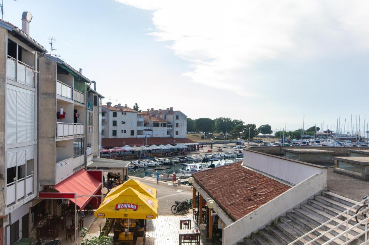 Studio Apartman Irma Cervar Porec Exterior photo