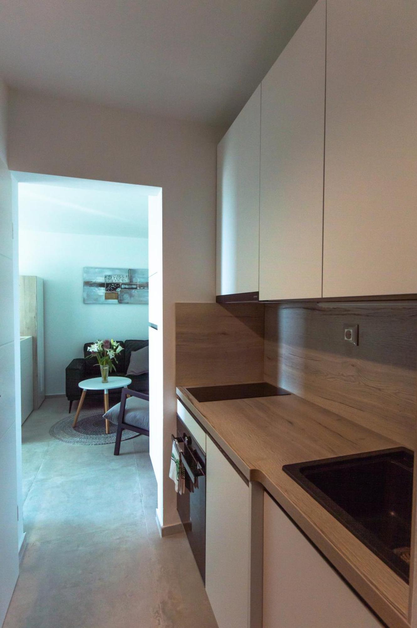 Studio Apartman Irma Cervar Porec Exterior photo